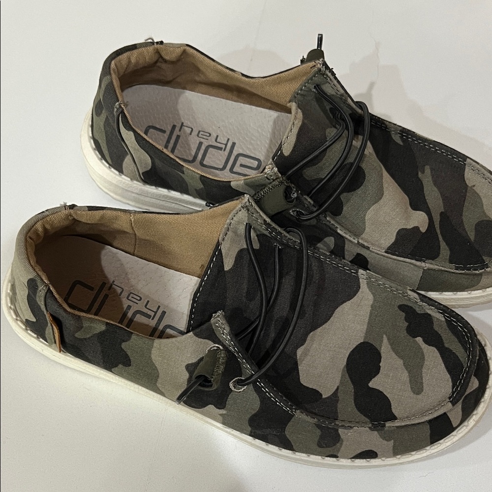 Camo Wendy Hey Dudes - Picture 2 of 7